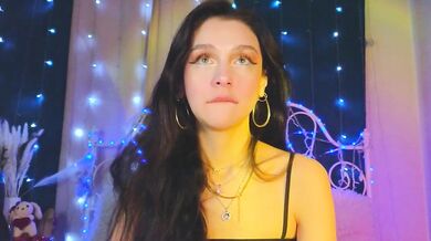 Watch funny_whotsss tease and pleasure her gluteus while revealing her Radiant glory