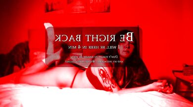 Arizonan Muse's seductive curves and mesmerizing records will captivate you