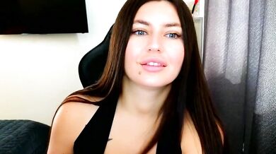 Watch gracedorce's tattooed babe get her feet and ass worshiped in hot homemade video