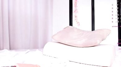 Check out stunning model ketrinlove's mesmerizing body and sexy breasts