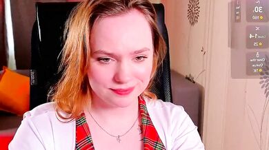 Watch kari_lunna's seductive seduction in this cam show with gorgeous siren