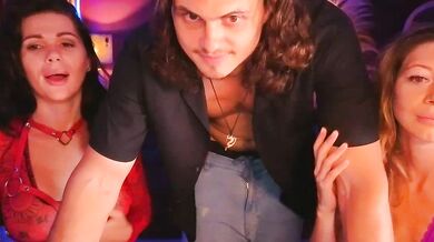 Goddess_Marylin's stunning chest and frame are on display in this hot cam video