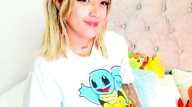 Sabrina Cole flaunts her curves in hot POV handjob video