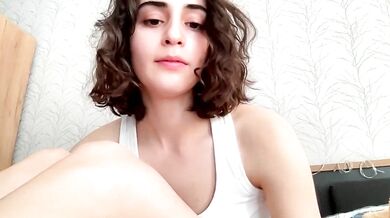 Watch Wonderland_Stia's mesmerizing performance in close-up view!