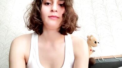 Watch Wonderland_Stia's mesmerizing performance in close-up view!