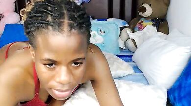 Bobo_leesha01's Massive Ebony Ass Takes a Vibrator & a Facial