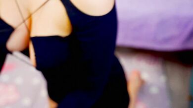 Watch telladreamer_ seduce a stunning cam girl with her exotifying curves