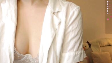 Watch how the stunning Lively content creator captures the irresistible charm of her internet video