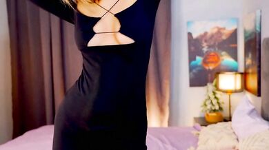 Watch Tella_dream in a cosplay striptease, teasing with her big tits and camel-toe