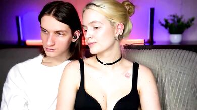 Mesmerizing chested Ravishing goddess Angelic Enchantress gets seduced by cam girl