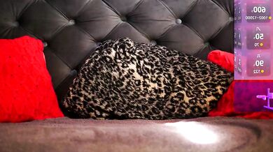 Watch the hottest teacher in the school classroom live on camera - Vibrant streamer's hottest clips