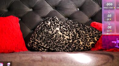 Watch the hottest teacher in the school classroom live on camera - Vibrant streamer's hottest clips