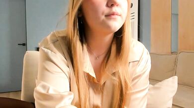 LinnBetters cosplay teen's deepthroating and creampie-filled pussy on cam