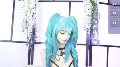 Xenomy's naked curves and seductive curves will make you cum with pleasure