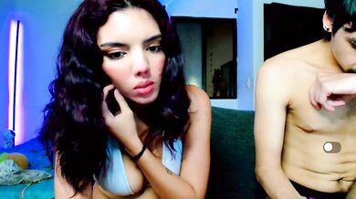 Watch Sun Moon1's stunning body and fiery lips in hot action!