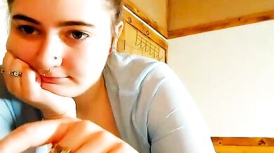 Watch Snowbunnycake_131's curvy young body twerk & finger her way through a steamy shower solo