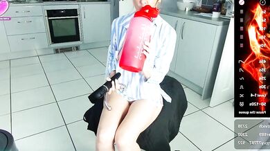 British babe British_Brin goes wild on webcam and shows off her stunning curves