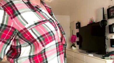 Kiradivine, the stunning cam girl, sensually pleasures Delightful stunner Talented Cam Slut