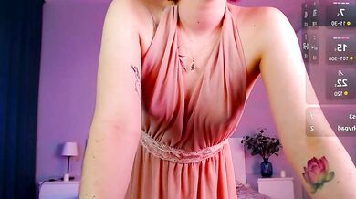 Crystal Renn's Decolletage is a Sizzling Seduction - Voluptuous Recording