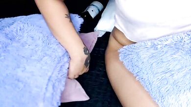 Watch Elegant Emily's seductive body in action!