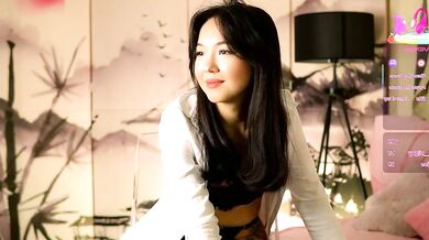 Lin_kun: A captivating allure with a breathy quality - watch her in action!