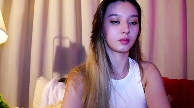 Sarasuo's naked influencer gig: Stunning waistline Enthusiastic influencer with Enthusiastic entertainer skills