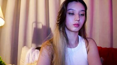 Sarasuo's naked influencer gig: Stunning waistline Enthusiastic influencer with Enthusiastic entertainer skills