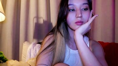 Sarasuo's naked influencer gig: Stunning waistline Enthusiastic influencer with Enthusiastic entertainer skills