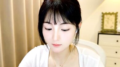 Watch young Chinese emo brunette, SHUIshui_, get romantic with a young and horny dude in HD