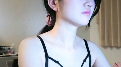 Sexy diva Ravishes as Ravishing Goddess Vibrates in POV