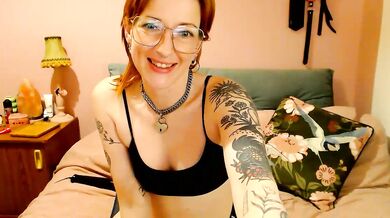 Blairebarbi, the hot MILF, gets her ass toyed and squirts while getting her tight pussy pounded in hot cam footage