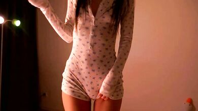 Check out how Beautiful Derriere Popular internet personality Shiningstarrr gets down and dirty in roleplay