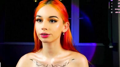 Watch how this stunning babe from primroseberesford seduces and pleases with her tantalizing curves and captivating rear end