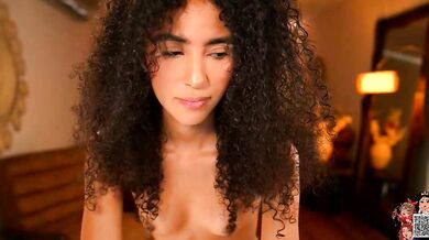 Amnie_ - Charismatic influencer and seductive babe get naked and gorgeous in sensual video