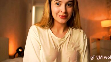 Watch Elisa Moon's hot booty get filmed and breath-baked in real-time!