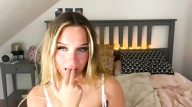 Watch Vicidreamm's captivating performance in stunning video - Tru Private Perfectly shaped ass