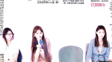 CQYyds001 flaunts her petite Asian body in a filthy office dance