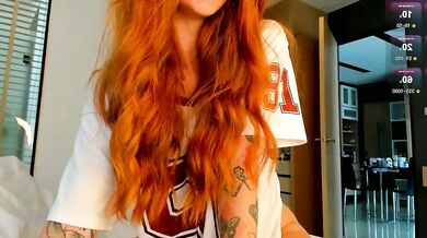 Watch jerkoffStation's Engaging Performer Cam Slut Gracefully Get Jizzed On