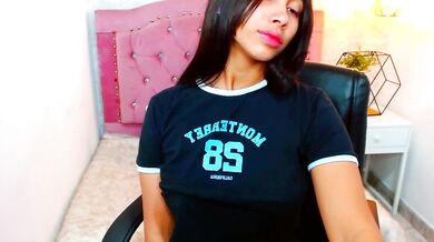 Petite-teens latin Celesteevanss_ strips & teases with toys