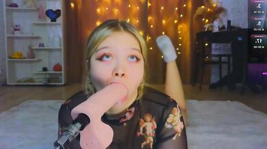 Mayaster records herself getting naughty with an Interactive toy stream