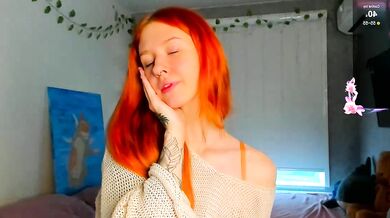 Sunny Vixey's backside moans are recorded on this Webcast - Mesmerizing Chest Moans