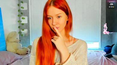 Sunny Vixey's backside moans are recorded on this Webcast - Mesmerizing Chest Moans