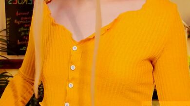 Mana Rose live on cam: Ravishing booty and stunning glute action!