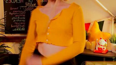 Mana Rose live on cam: Ravishing booty and stunning glute action!