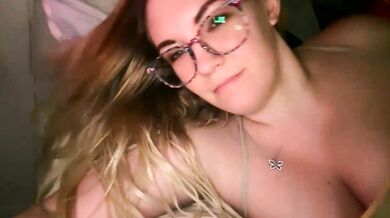 X_dreamgirl_x - A live cam show with a mesmerizing temptress