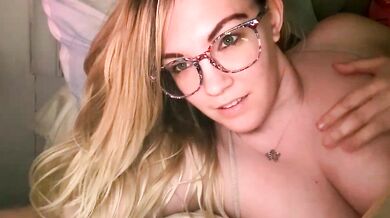 X_dreamgirl_x - A live cam show with a mesmerizing temptress