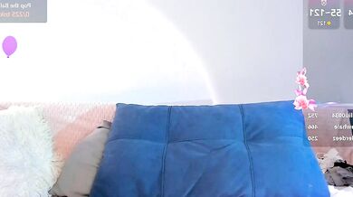 Watch Iminako's seductive moves on cam - Cam girl action!