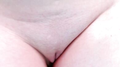 Little Pearl seduces and teases in this seductive video