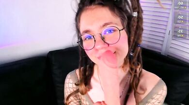 Rin_Skylar's perfect buttocks will make you drool in delight in this live video chat