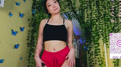 Bestshygirl seduces influencer with her curves and gets nude leaked